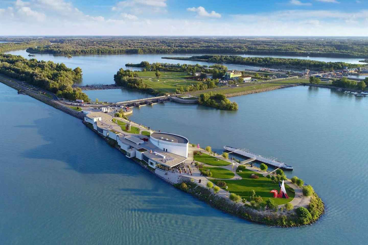 Bratislava-Čunovo-Bratislava: Danubiana Modern Art