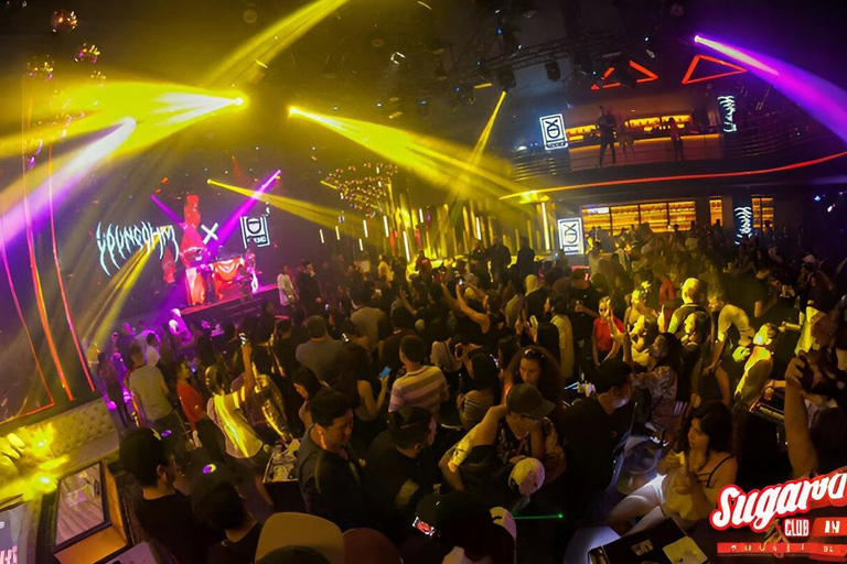 Tour della vita notturna di Phuket: avventura tra i bar e i club VIP di PatongTour della vita notturna di Phuket: tour dei bar e dei club con ingresso gratuito