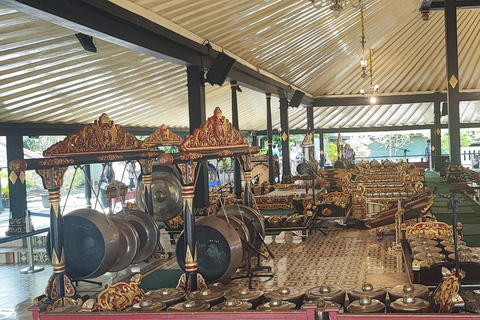 Yogyakarta:Merapi Jeep Tour, Keraton Yogyakarta & Taman Sari Yogyakarta: Merapi Jeep Tour, Sultan Palace & Taman Sari