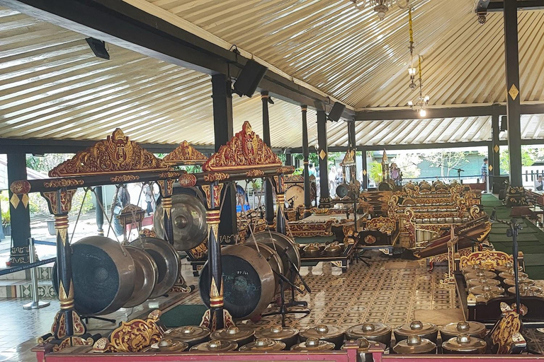 Yogyakarta:Merapi Jeep Tour, Keraton Yogyakarta & Taman Sari Yogyakarta: Merapi Jeep Tour, Sultan Palace & Taman Sari