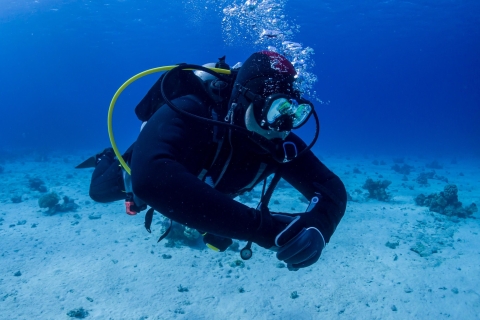Hurghada: Duiken en snorkelen tour met transfersDagelijkse duik voor gebrevetteerde duikers