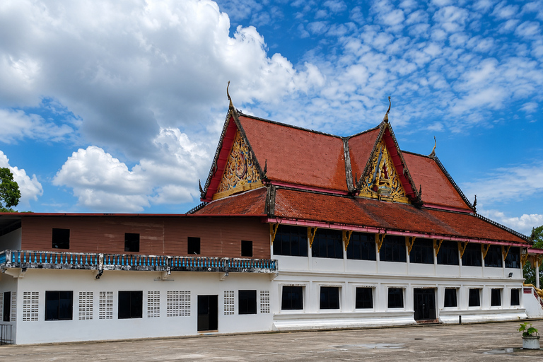 Khao Lak: Morning Market and Old Town by Songthaew by German Speaking Guide