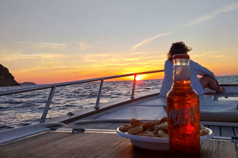 Procida : Excursion en bateau privé avec vue sur la mer et plongée en apnéeProcida Vue sur la mer