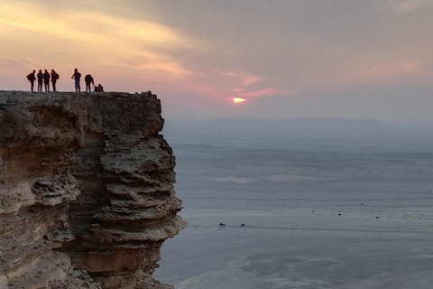 Riyadh: Edge of the World 4x4Excursion with Dinner(Kashtah)