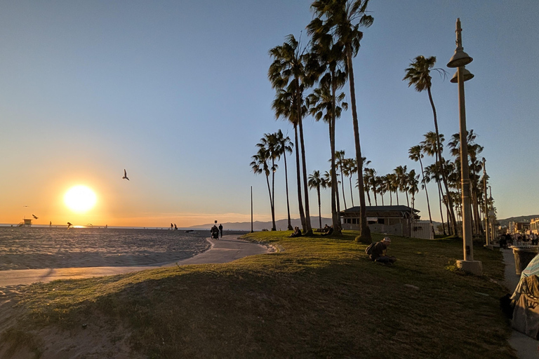 LA: Venice Beach, Muscle Beach & Santa Monica Walking Tour Italian language