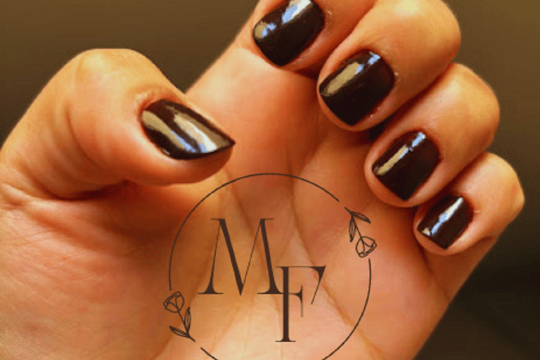 Manicurist - Care + enameling