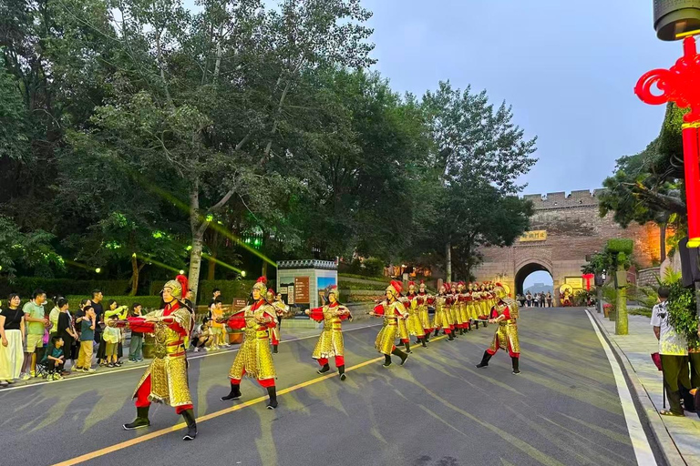 Beijing: Badaling Great Wall Private Tour with Night Option Private Day Tour