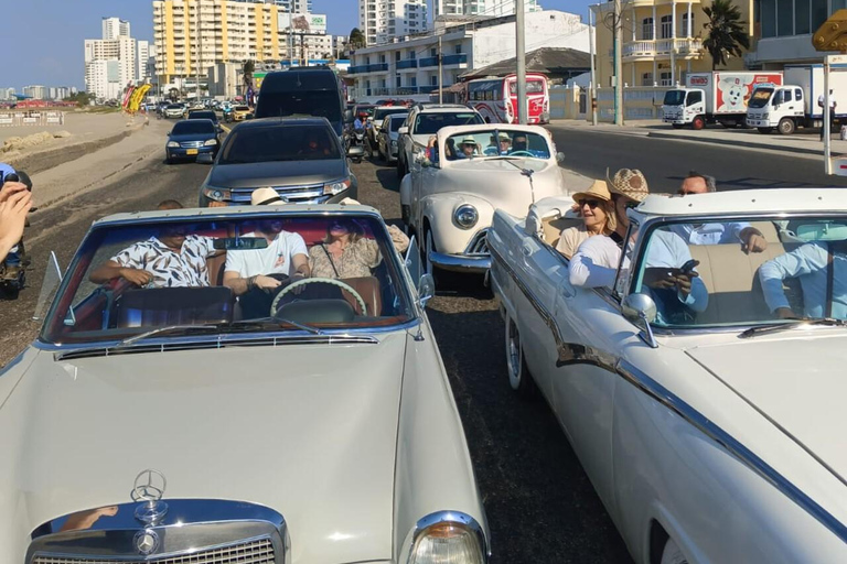 Tour privato in auto d'epoca a Cartagena