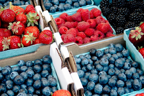 Seattle: Ballard Farmers Market Food & Nordic History Tour