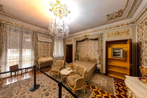 Bucharest Tour: Parliament, Ceausescu House & Village Museum