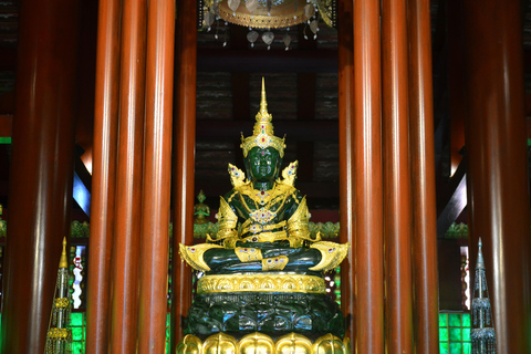 From Chiang Mai: Chiang Rai's Temples and Golden Triangle White Temple, Blue Temple, Wat Phra Keaw and Golden Triangle