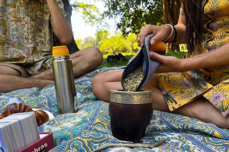 Sharing mate and all its secrets: a picnic at the Parque Gral San Martín
