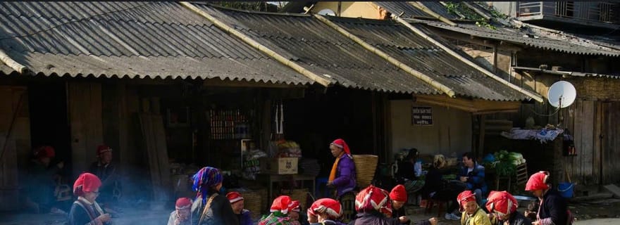 Sapa : randonnée dans le village de Ta Phin et bain aux herbes rouges Dao