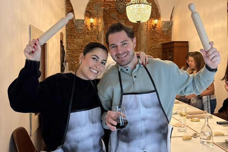 Florence: Ravioli & Pasta Cooking Class & Wine + Gift Apron Private Cooking Class