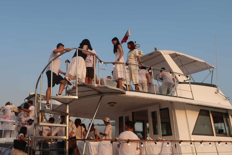 Subic : Dîner-croisière en bateau au coucher du soleil depuis Manille et ClarkSubic : Dîner-croisière en yacht au coucher du soleil depuis Manille et Clark