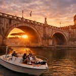 Roma: crociera privata in barca sul Tevere con aperitivo e panorami iconici