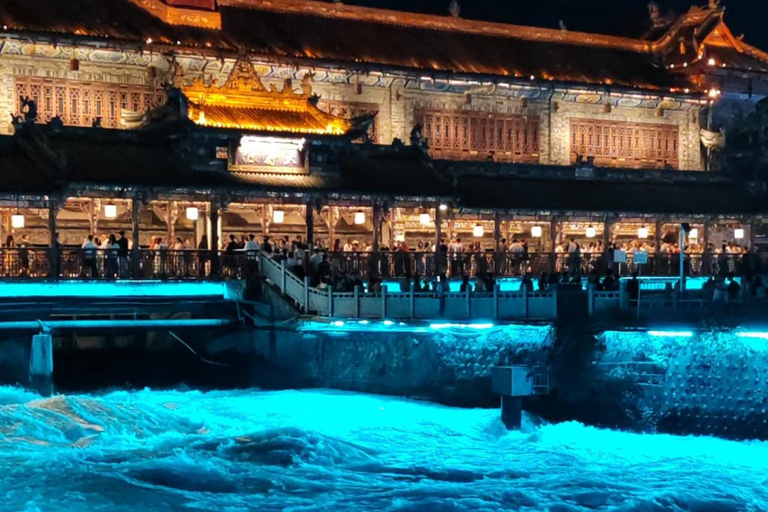 Chengdu: Qingcheng-berg, Dujiangyan en Sichuan-operaQingcheng Mountain, Dujiangyan&amp;SiChuan Opera All-Inclusive