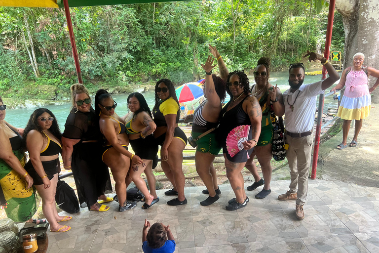 Montego Bay: Excursão de ATV e rafting em bambu com transporteMontego Bay: Passeio de ATV e rafting em jangada de bambu com transporte