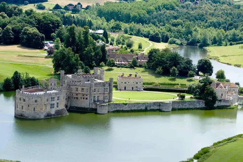 "Luxury Tour: From London to Leeds Castle & Canterbury"