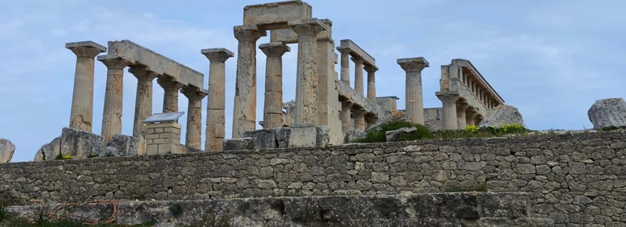 Visite quotidienne des sites touristiques d'Égine en SUV et baignade dans la mer