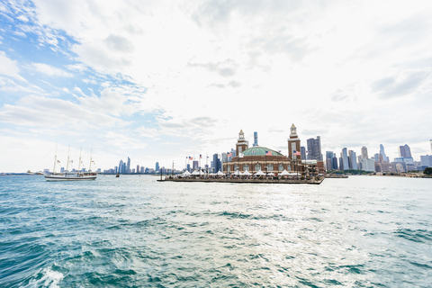 Chicago: Crociera architettonica sul lago e sul fiume di 1,5 oreChicago: crociera di 1 ora e 30 minuti sull&#039;architettura del lago e del fiume