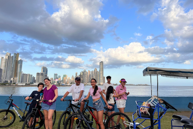 "Fietstour Casco Viejo en Panama Stad Ontdek de essentieFietstour in Panama Stad en de Oude Stad met lokale gids