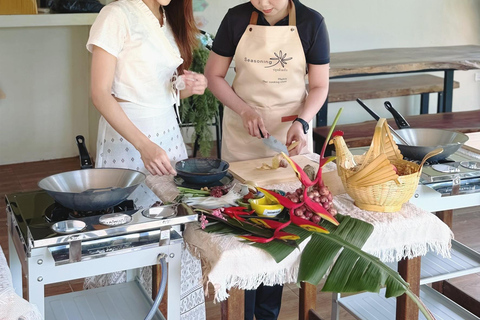 Phuket: Naidee Thai Cooking Class with Chef Ern With Hotel Pickup