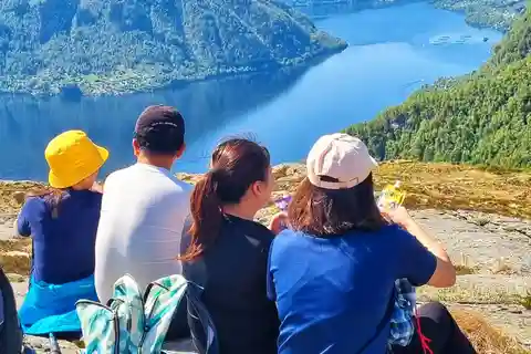 Bergen: Fjord Hiking - Public tour