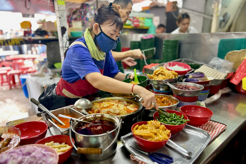 Kuala Lumpur: Chinatown & Centre Food Tour with 12 Tastings Kuala Lumpur: Food Tour with 12 Tastings & Drinks Upgrade