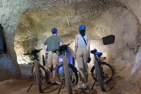Rooma: Appian Way: Maanalainen ja katakombit E-Bike Tour: Appian Way Underground and Catacombs E-Bike Tour