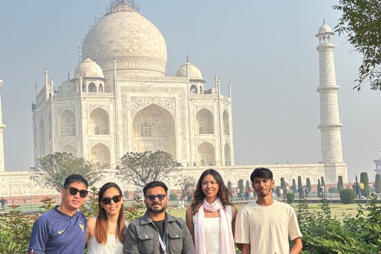 Agra: Taj Mahal Skip-the-Line Tour with Mausoleum Tour with Private Car, Driver and Tour Guide Only