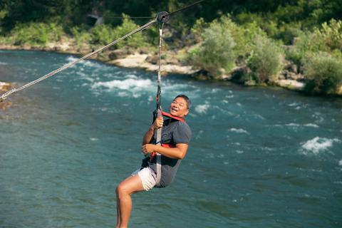 Sida: Privat rafting, zipline, fyrhjuling eller buggy med lunchPrivat forsränning, ziplining, fyrhjuling/ buggy med gemensam upphämtning