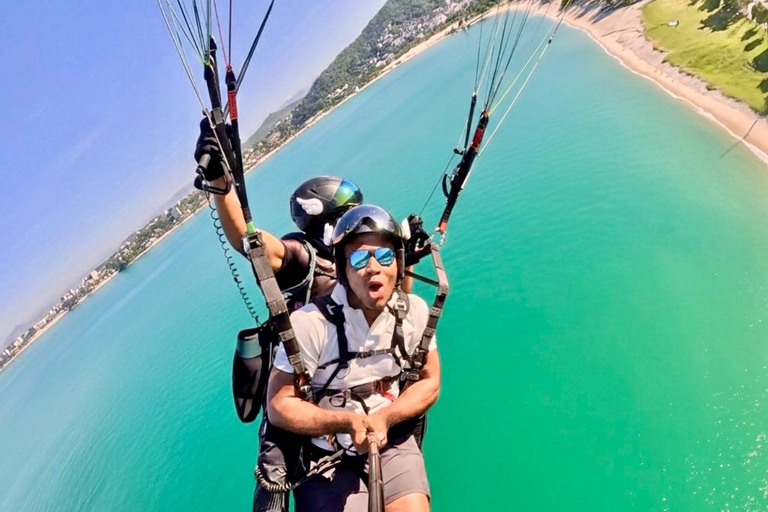 Niterói: Private Tandem Paragliding Flight *Free Video*