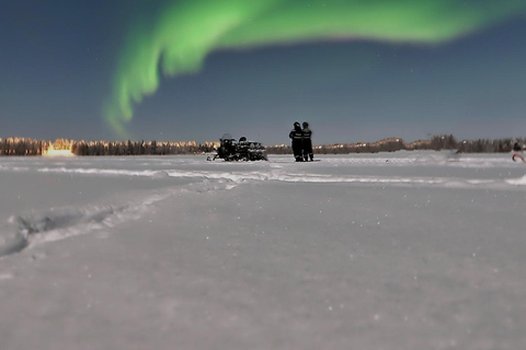 Levi: Nordlichtjagd mit MinivanLevi: Mit dem Minivan auf Nordlichtjagd