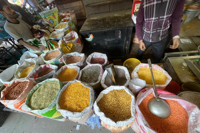 Delhi: Full-Day Shopping Tour with Male & Female Guide