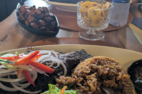 From Lagos: Ghana Castles & Kakum Park with Local Tour Guide