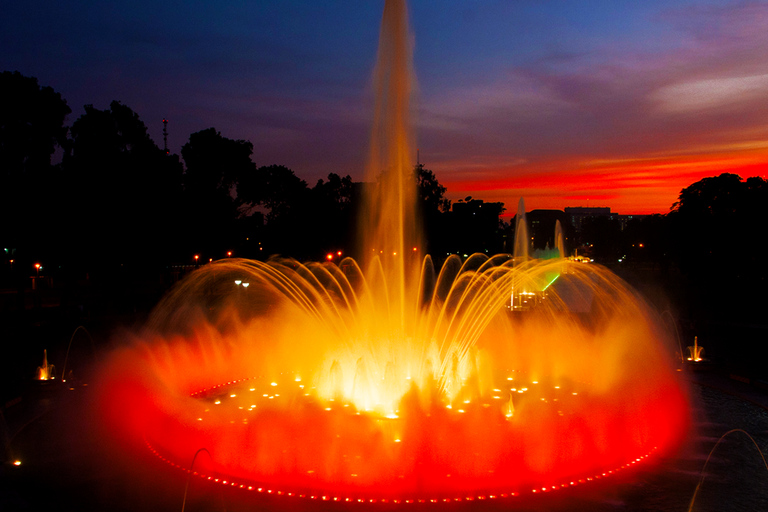 Lima : Une nuit au Magic Water Circuit avec un spectacle de lumière