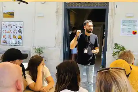 Syracuse: Street Food Tour in Ortigia with a Local!