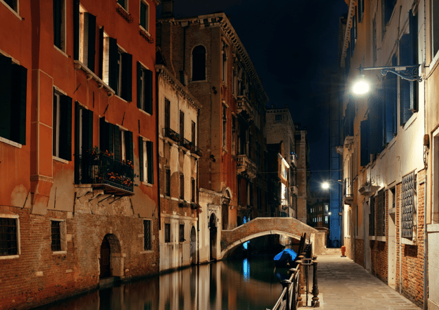 Venice: Crimes, Legends and Mysteries Tour at Sunset