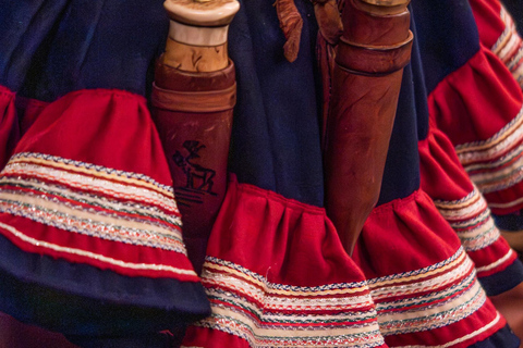 Reindeer Feeding and Sami Culture with Lunch in Autumn Tromsø: Reindeer Feeding and Sami Culture in Autumn
