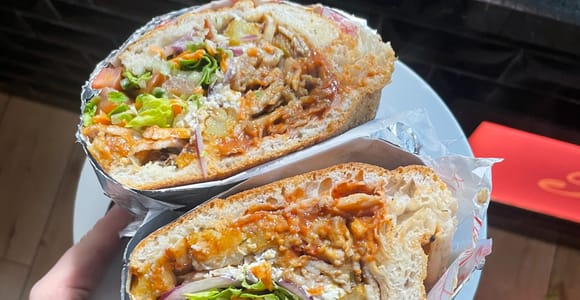 Berlin: Geführte Streetfood-Tour mit Verkostungen