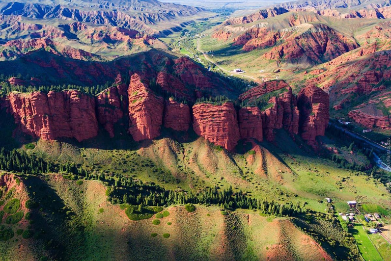 Issyk Kul Lake and Altyn Arashan in 4 days all inclusive privet