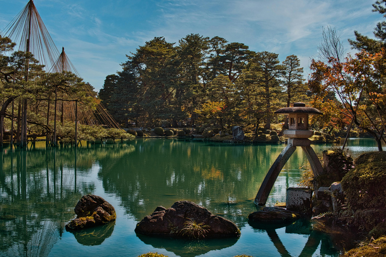 Kanazawa Full Day: Samurai, Matcha & Garden Experience.