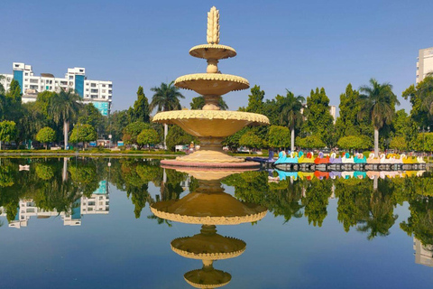 Udaipur: Private Half-Day Tour by Tuk-Tuk or CarHalf-Day Tour by Tuk-Tuk