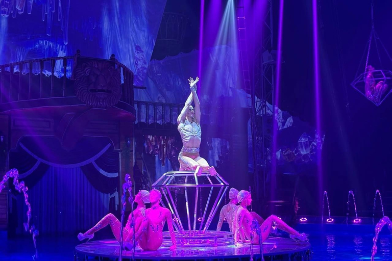 Phuket: Bilhete de entrada para o Aqua Circus com transferes opcionaisLugares de platina: Bilhete de entrada para o Phuket Aqua Circus