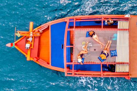 Ko Tao: Vintage Boat-Small Group Snorkeling Day Trip w/Meals