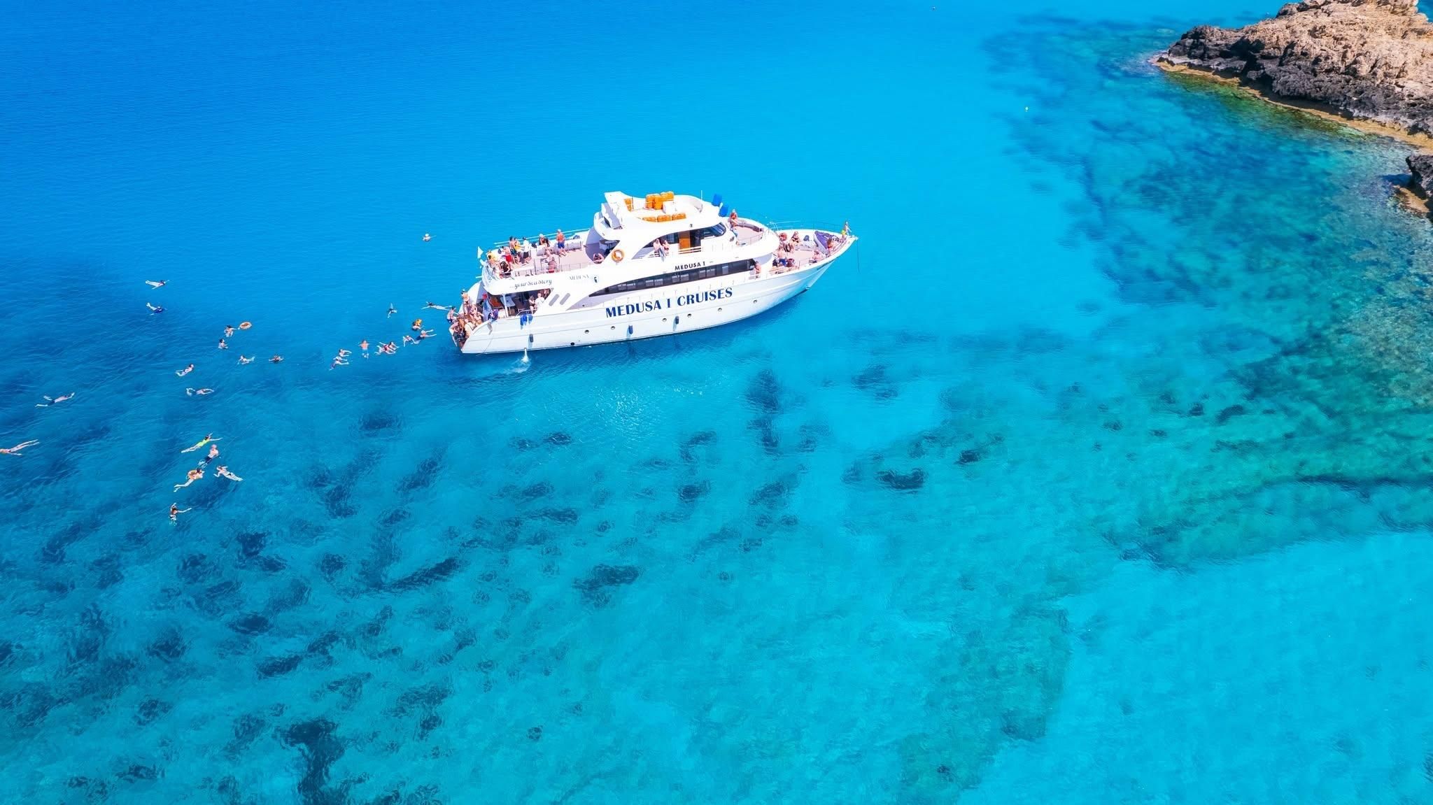 Protaras: Medusa Chill-Out-Kreuzfahrt zur Blauen Lagune und zu den Meereshöhlen