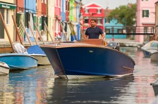 EXKLUSIVES BOOT MIT ECHTEM ORTSKUNDIGEN GUIDE – MAX. 7 PAX – LUXUS