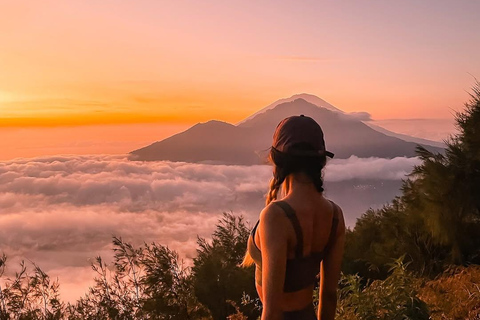 Bali: Mount Batur Sunrise Hike with Hot Springs & Breakfast