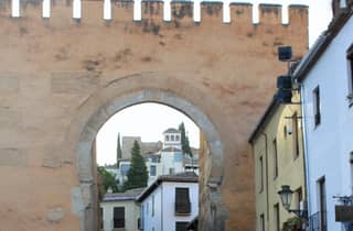 Ab Almuñécar: Granada-Tagestour mit Alhambra und Kathedrale